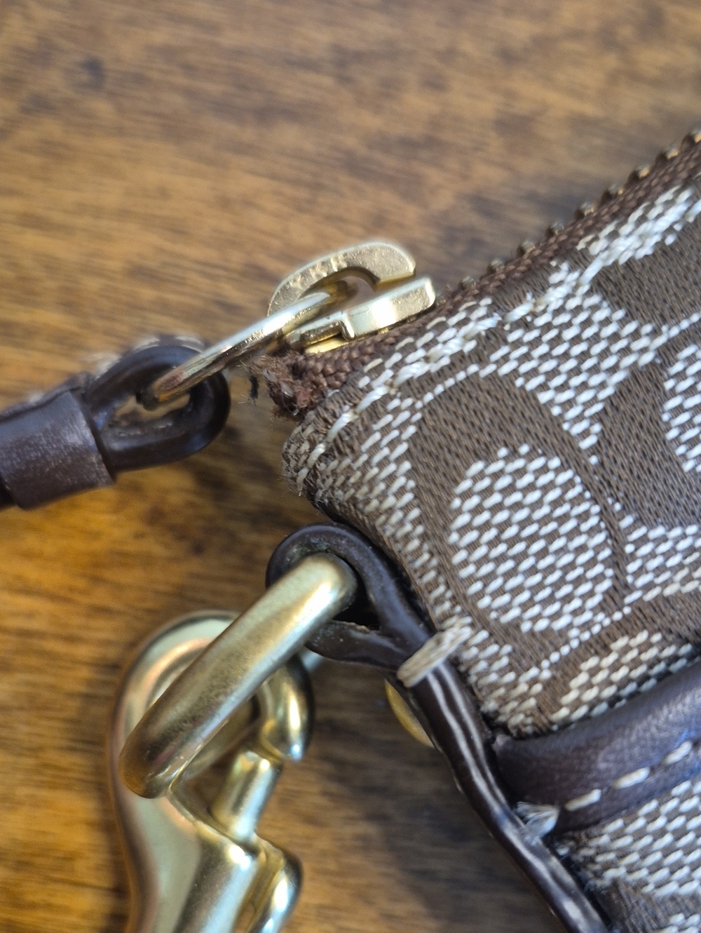COACH Signature Pattern Jacquard 'Swingpack' Crossbody Shoulder Bag - Picture 12 of 17